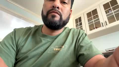 Snapshot of sal_cumplaciente chatting on March 16, 4:44 pm sal cumplaciente online show from March 16, 4:44 pm