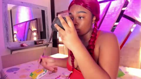 salem_rosee online show from May 9, 1:44 am