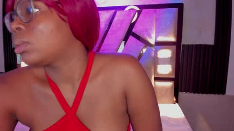 salem_rosee online show from May 21, 2:18 am