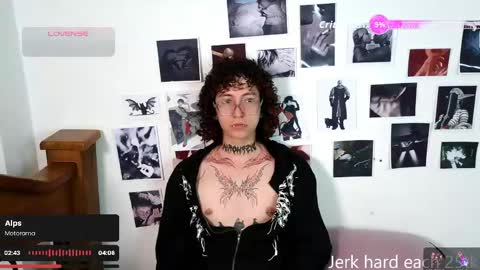 Snapshot of salemqueer_ chatting on May 20, 12:50 am Sam online show from May 20, 12:50 am