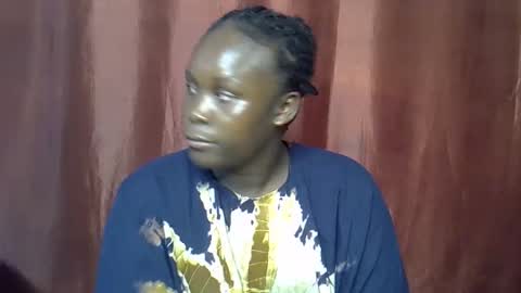 Snapshot of sally_bee1 chatting on May 7, 9:25 am sally_bee1 online show from May 7, 9:25 am