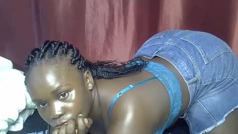 Snapshot of sally_bee1 chatting on May 12, 4:09 am sally_bee1 online show from May 12, 4:09 am
