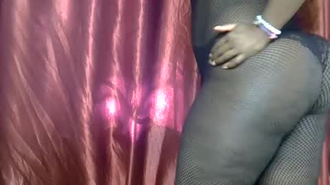 sally_bee1 online show from June 18, 6:24 am