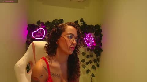 Snapshot of sally_diaz chatting on March 17, 12:19 pm Sally online show from March 17, 12:19 pm