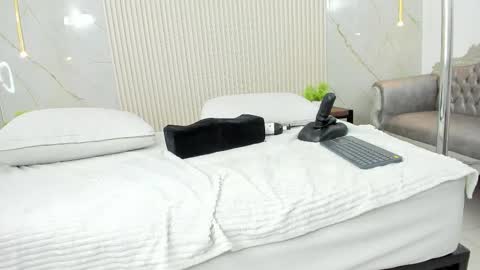 sally rosses online show from December 13, 7:53 pm