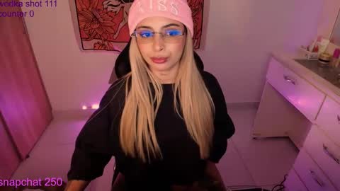 sallymaddoxx online show from May 4, 11:45 pm