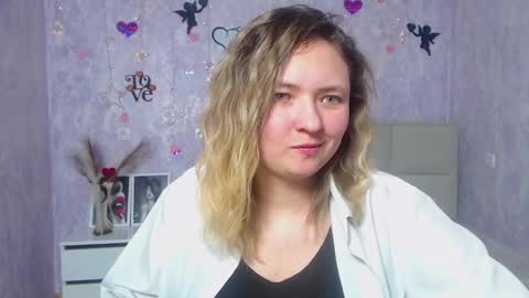 Snapshot of sallyverda chatting on February 20, 1:25 am Sally online show from February 20, 1:25 am