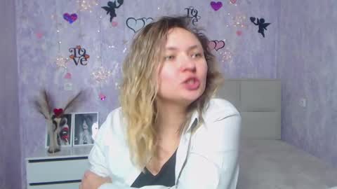 Snapshot of sallyverda chatting on February 20, 4:28 am Sally online show from February 20, 4:28 am