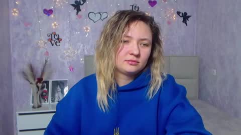 Snapshot of sallyverda chatting on February 20, 8:03 pm Sally online show from February 20, 8:03 pm