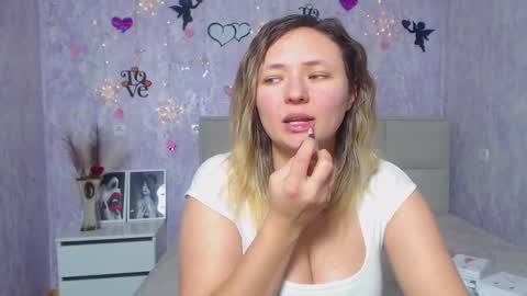 Snapshot of sallyverda chatting on February 21, 10:59 pm Sally online show from February 21, 10:59 pm