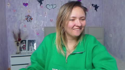 Snapshot of sallyverda chatting on February 25, 4:03 am Sally online show from February 25, 4:03 am