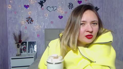 Snapshot of sallyverda chatting on February 26, 12:49 am Sally online show from February 26, 12:49 am