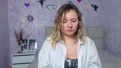 Snapshot of sallyverda chatting on February 27, 4:41 am Sally online show from February 27, 4:41 am
