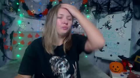 Sally online show from November 4, 7:02 pm