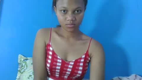 Snapshot of sallywett chatting on December 10, 6:54 am SallyWett online show from December 10, 6:54 am