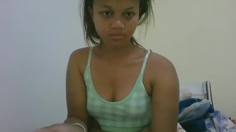 Snapshot of sallywett chatting on October 28, 3:10 am SallyWett online show from October 28, 3:10 am