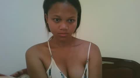 Snapshot of sallywett chatting on November 16, 5:35 am SallyWett online show from November 16, 5:35 am