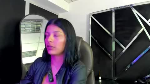 salmaportman_ online show from October 19, 4:02 am