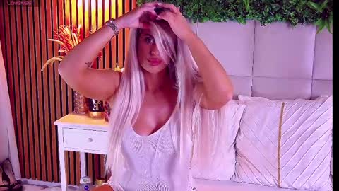 Snapshot of salmaroze chatting on May 15, 7:48 am SalmaRoze online show from May 15, 7:48 am