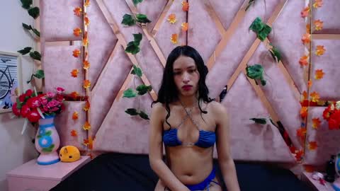 Snapshot of salome_queem chatting on February 15, 4:03 am salome_queem online show from February 15, 4:03 am