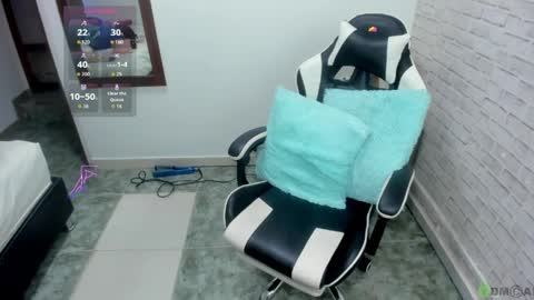Snapshot of salome_rojas_ chatting on April 10, 5:50 pm Salome online show from April 10, 5:50 pm