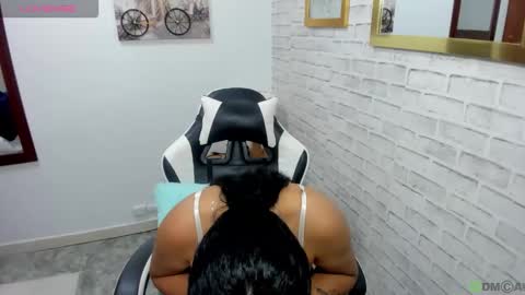 Snapshot of salome_rojas_ chatting on April 22, 7:04 pm Salome online show from April 22, 7:04 pm