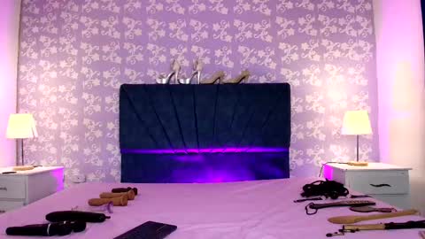 salome_simonz online show from May 15, 7:43 pm