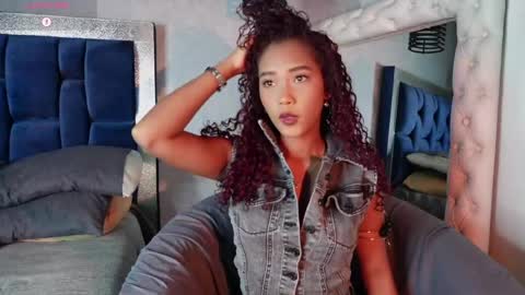 Snapshot of salome_williamss chatting on May 17, 12:23 pm Salome online show from May 17, 12:23 pm