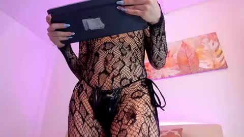 Snapshot of salomee_foxx_ chatting on April 16, 9:39 pm Salome online show from April 16, 9:39 pm