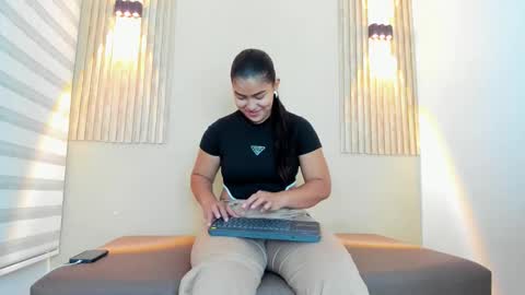 Snapshot of salomee_stone chatting on March 20, 12:32 pm SALOME online show from March 20, 12:32 pm