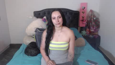 yenny online show from November 3, 4:25 am