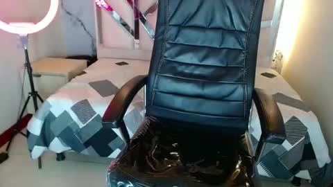 Snapshot of salomemilf202 chatting on October 4, 3:37 am salomemilf202 online show from October 4, 3:37 am