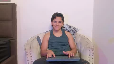 Snapshot of salomonmendoza chatting on October 27, 5:33 am salomonmendoza online show from October 27, 5:33 am