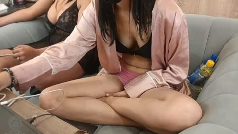 Snapshot of saloni_india chatting on March 25, 11:00 pm saloni_india online show from March 25, 11:00 pm