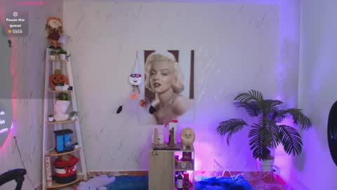 Snapshot of saloomee__ chatting on February 19, 10:22 am SALOME online show from February 19, 10:22 am