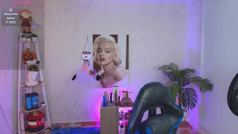 Snapshot of saloomee__ chatting on March 24, 10:53 am SALOME online show from March 24, 10:53 am