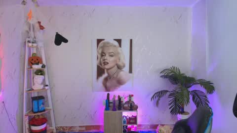 Snapshot of saloomee__ chatting on April 12, 12:10 pm SALOME online show from April 12, 12:10 pm