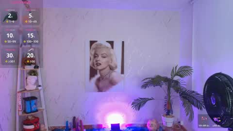Snapshot of saloomee__ chatting on April 25, 10:40 am SALOME online show from April 25, 10:40 am