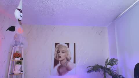 Snapshot of saloomee__ chatting on May 1, 11:37 am SALOME online show from May 1, 11:37 am