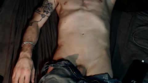 Snapshot of salsbigger chatting on February 10, 1:43 am Anthony Deniro online show from February 10, 1:43 am