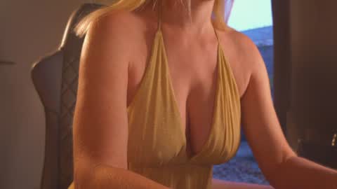 Snapshot of saltedhoney chatting on November 19, 2:50 pm IsaBella- online show from November 19, 2:50 pm