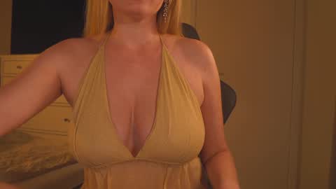 Snapshot of saltedhoney chatting on January 15, 9:07 pm IsaBella- online show from January 15, 9:07 pm