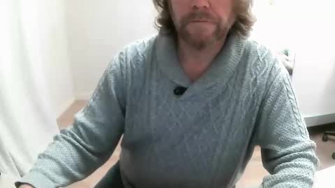 Snapshot of saltimbanquier chatting on December 17, 7:26 pm Saltimbanquier Salt ou Banquier online show from December 17, 7:26 pm