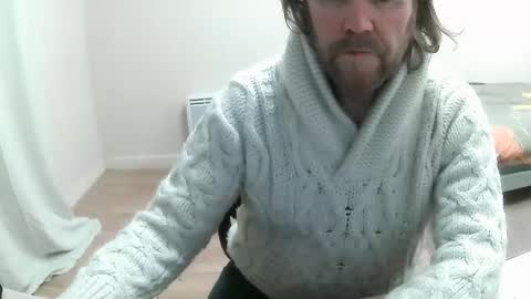 Snapshot of saltimbanquier chatting on February 3, 12:47 am Saltimbanquier Salt ou Banquier online show from February 3, 12:47 am