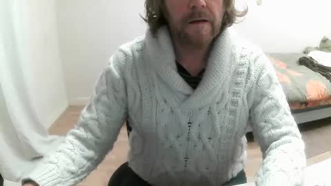 Snapshot of saltimbanquier chatting on February 3, 12:47 pm Saltimbanquier Salt ou Banquier online show from February 3, 12:47 pm