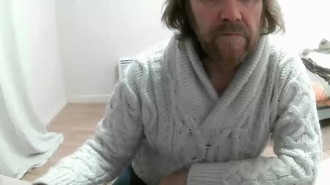 Snapshot of saltimbanquier chatting on February 6, 7:45 am Saltimbanquier Salt ou Banquier online show from February 6, 7:45 am