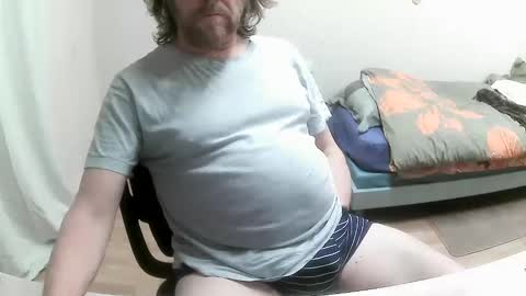 Snapshot of saltimbanquier chatting on February 7, 2:37 pm Saltimbanquier Salt ou Banquier online show from February 7, 2:37 pm