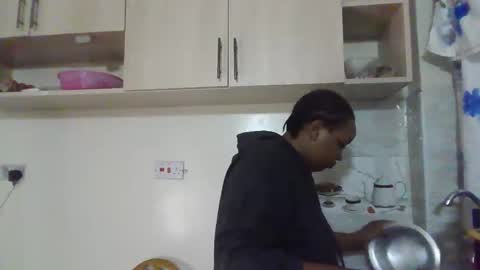 salty_surprise_ online show from December 15, 4:33 pm