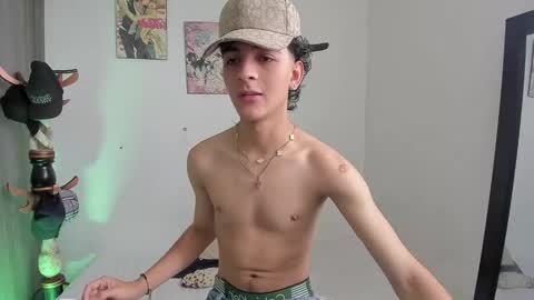 Snapshot of sam__cute chatting on January 6, 7:45 pm sam__cute online show from January 6, 7:45 pm