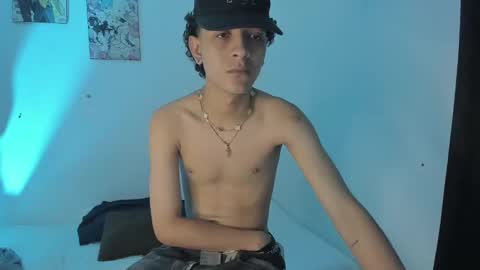 Snapshot of sam__cute chatting on January 7, 11:35 pm sam__cute online show from January 7, 11:35 pm